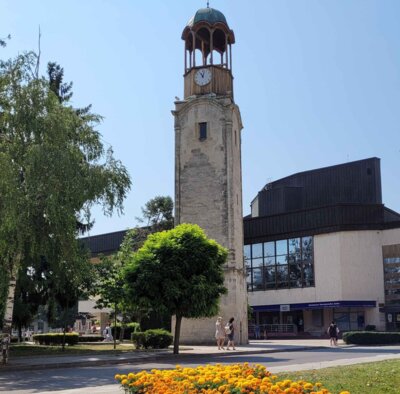 Der Uhrenturm in der bulgarischen Partnerstadt Razgrad I Foto: Marcel Steller (Bild vergrößern)