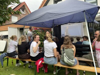 Foto zur Meldung: Gemeinsames Rudel-Gucken zum Auftakt der Hockey-EM Foto zur Meldung: Gemeinsames Rudel-Gucken zum Auftakt der Hockey-EM