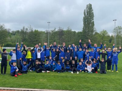 Fußball-Event der SG-Nachwuchskicker mit Flüchtlingen (Bild vergrößern)