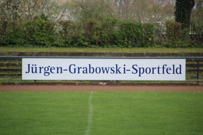 Jürgen-Grabowski-Sportfeld (Bild vergrößern)