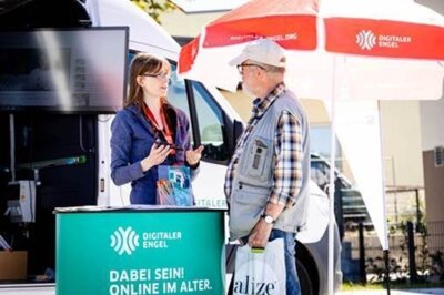 Digitales Wissen für Ältere: Digitaler Engel zu Besuch in Bad Dürrheim