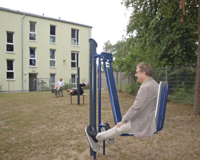 Bürgermeister Klaus Rocher beim Fitnesstraining © Gemeinde Rangsdorf - AL22 (Bild vergrößern)