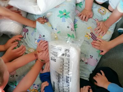 Kissen für das Kinderparadies Niederndodeleben (Bild vergrößern)
