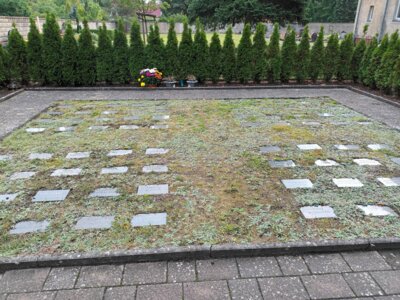 Foto zur Meldung: Urnenrasengrabanlagen auf dem Friedhof Lauchhammer-Süd werden erneuert