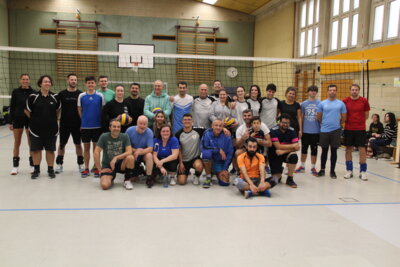 Turnier ohne Nikolaus bei den Volleyballern (Bild vergrößern)