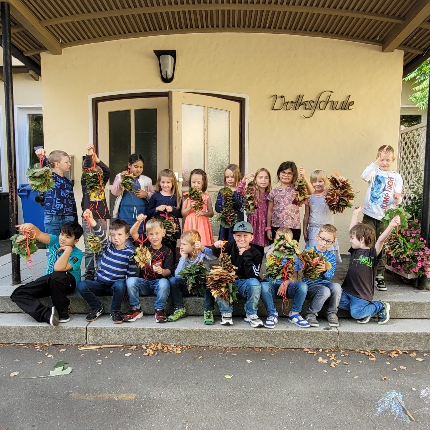 Momo-Tag &amp;quot;Es herbstelt&amp;quot; - Grundschule Gefrees