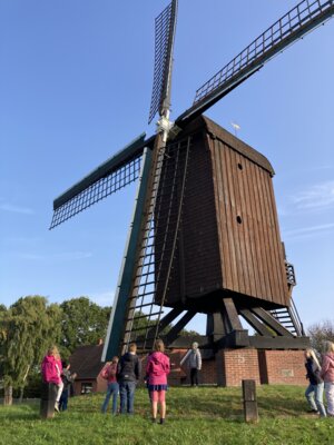 Besuch der Bockwindmühle (Bild vergrößern)