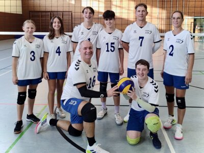 Foto zur Meldung: Quattro-Volleyballiga: Erfolgreicher Start in die neue Saison