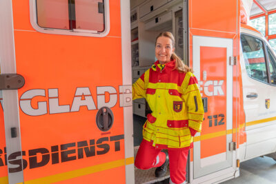 Die Bürgermeisterin hospitiert im Rettungsdienst der Stadt Gladbeck (Bild vergrößern)