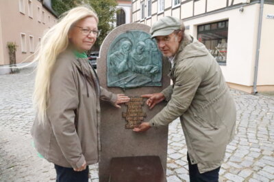 Schriftzüge am Bassewitzbrunnen wieder vollständig