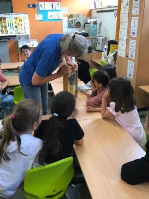 Besuch von der Imkerin (Bild vergrößern)