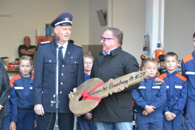Foto zur Meldung: Offizielle Einweihung für das Feuerwehrgerätehaus in Boblitz