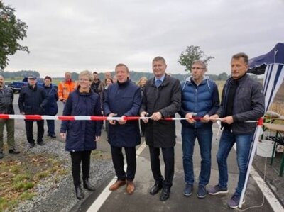 Foto zu Meldung: Neuer Radwegabschnitt verbindet Landkreise – und schließt Millionenprojekt zur Fernradwegemodernisierung im Landkreis OSL