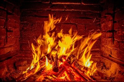 www.pixabay.com Datei: fireplace-620427_640 (1).jpg