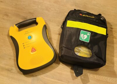Foto zur Meldung: Installation Defibrillator