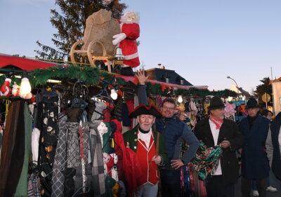 Foto zur Meldung: Karaseks Weihnachtsmarkt - ein Naturmarkt der  besonderen Art