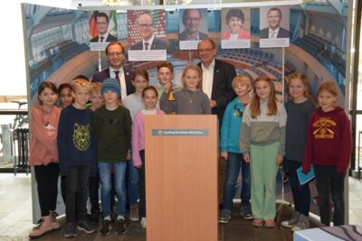 Landtagsvizepräsident trifft Grevener Kinder (Bild vergrößern)