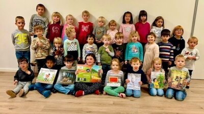 Kita Sonnenschein - Bücherspende durch die Bürgerstiftung Großenlüder