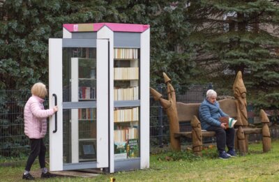 Link zu: Eine Telefonzelle für Bücher"würmer" in Nennhausen