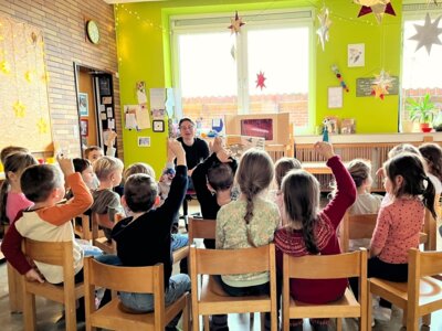 Bürgermeister zum Vorlesetag im Kindergarten (Bild vergrößern)