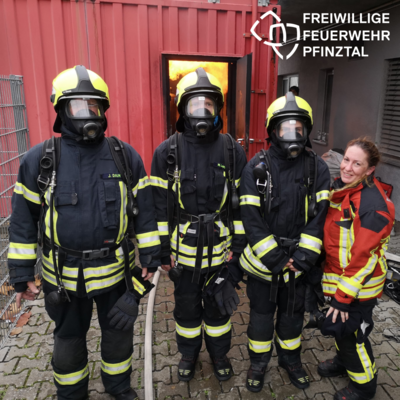 Drei neue Atemschutzgeräteträger verstärken die Pfinztaler Feuerwehr (Bild vergrößern)