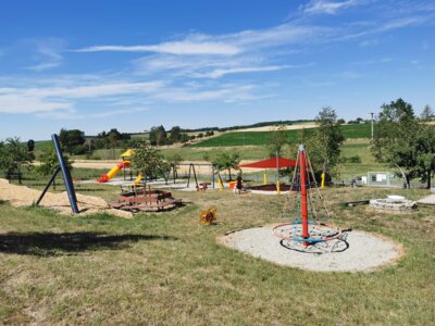 Ravenstein-Oberwittstadt, Erweiterung Spielplatz für Groß & Klein (Bild vergrößern)