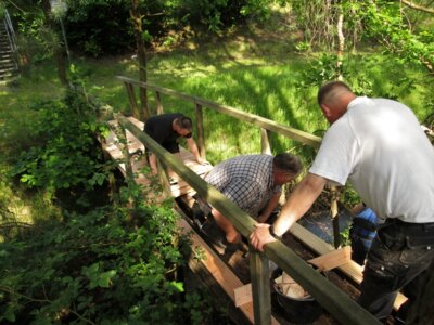 Brücke vom Thing-Platz zum Kanaldamm repariert (Bild vergrößern)