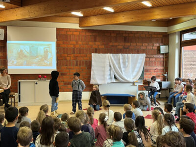 Foto zur Meldung: Erzähl-Theaterstück Ludwig-Uhland-Schule Schömberg