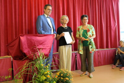 Berührende Feier zur Verabschiedung von Marie-Luise Rettenmaier an unserer Grundschule (Bild vergrößern)