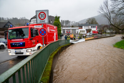Feuerwehr trifft Vorbereitungen gegen Hochwasser (Bild vergrößern)