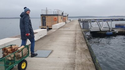 Foto zur Meldung: Neue Saunaflöße am Senftenberger See – das sagen die ersten Gäste