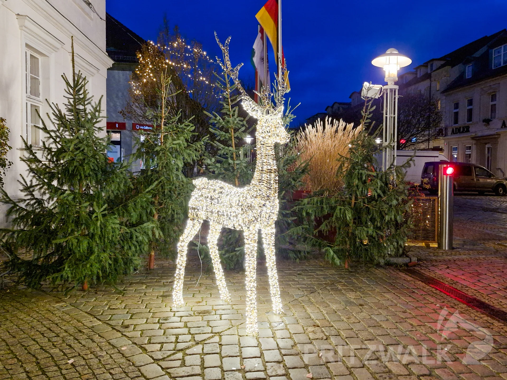 Tausende Lichter leuchten auf dem Pritzwalker Weihnachtsmarkt. Foto: Stadt Pritzwalk