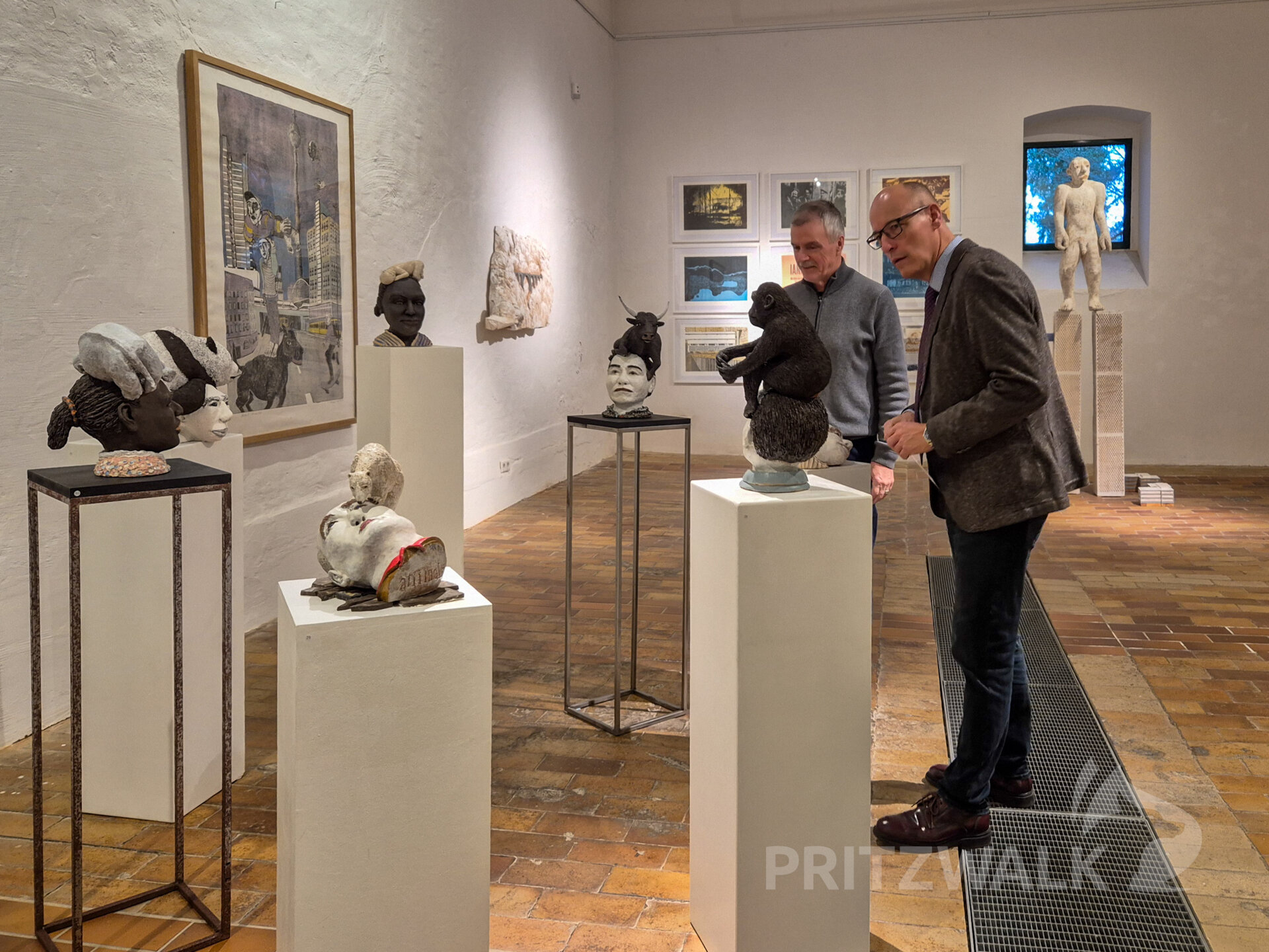 Im Untergeschoss der Galerie warten weitere Kunstwerke auf die Besucherinnen und Besucher. Foto: Stadt Pritzwalk