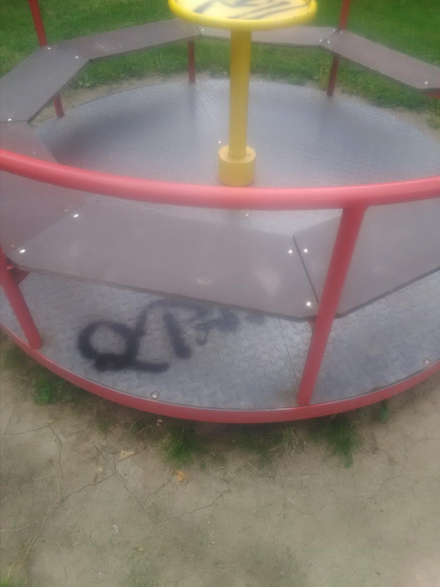 Spielplatz_Vandalismus4