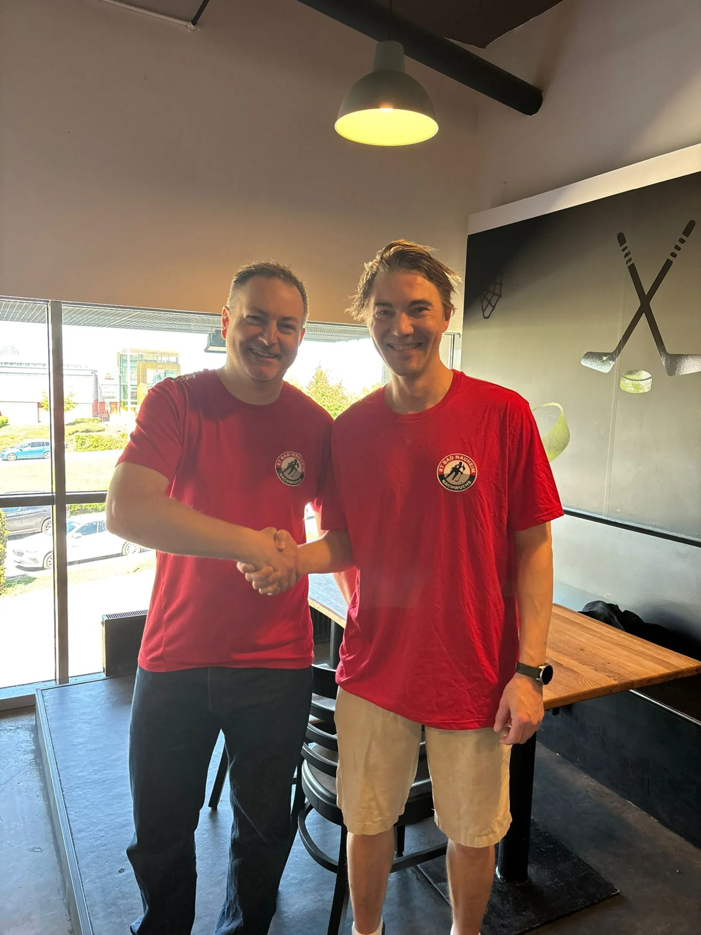 RT-Sportdirektor Jens Mörschel mit Sami Sumkin