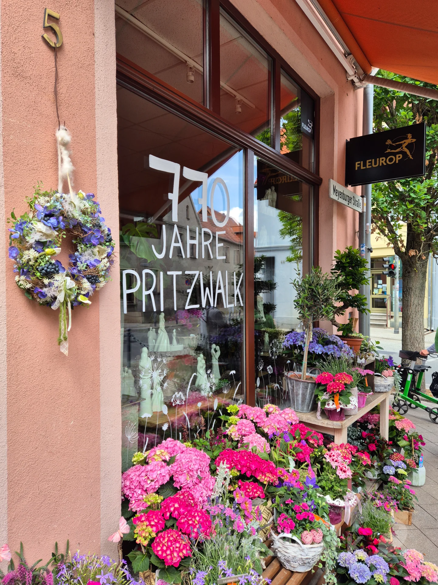 Große 770 im Fenster bei Blumen Römer. Foto: Stadt Pritzwalk