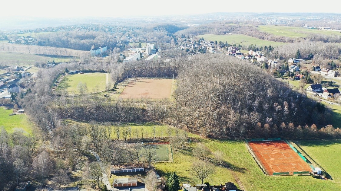 Sportanlage Schachtstraße / Morgensternweg mit Stadion „Glück Auf“, Allwetterkleinspielfeld und Tennisanlage