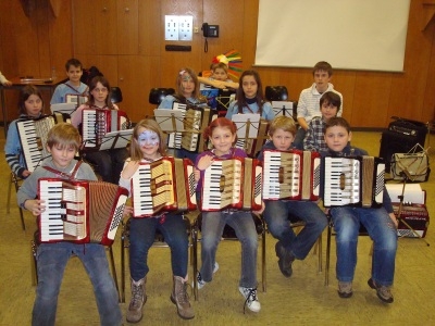 Kooperation Schule und Verein Vorspielabend der Akkordeon AG an der Wunnensteinschule Grossbottwar