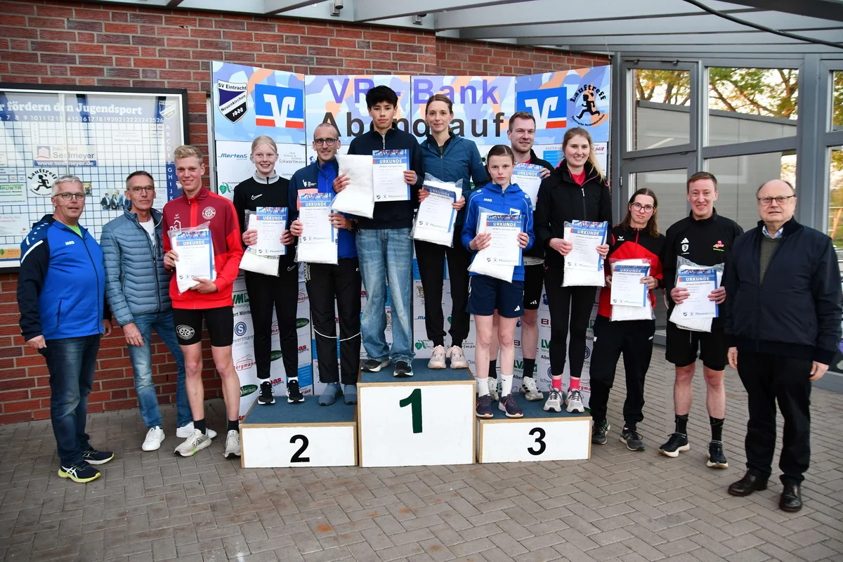 Siegerinnen und Sieger im 5 km Jedermannlauf. (Bild vergrößern)