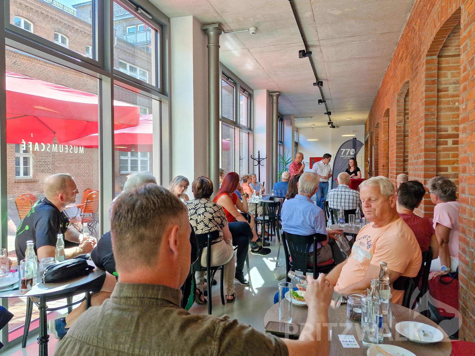 Die Übergabe der Bescheide fand im Museumscafé der Museumsfabrik statt. Foto: Stadt Pritzwalk