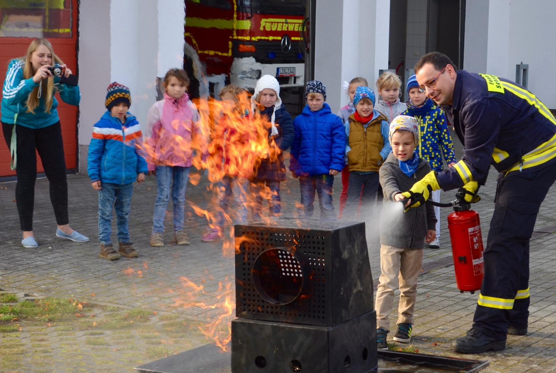 In Schönwalde (Unterspreewald) kooperieren Feuerwehr und Schule/Kita schon seit Jahren. Foto: Andreas Staindl