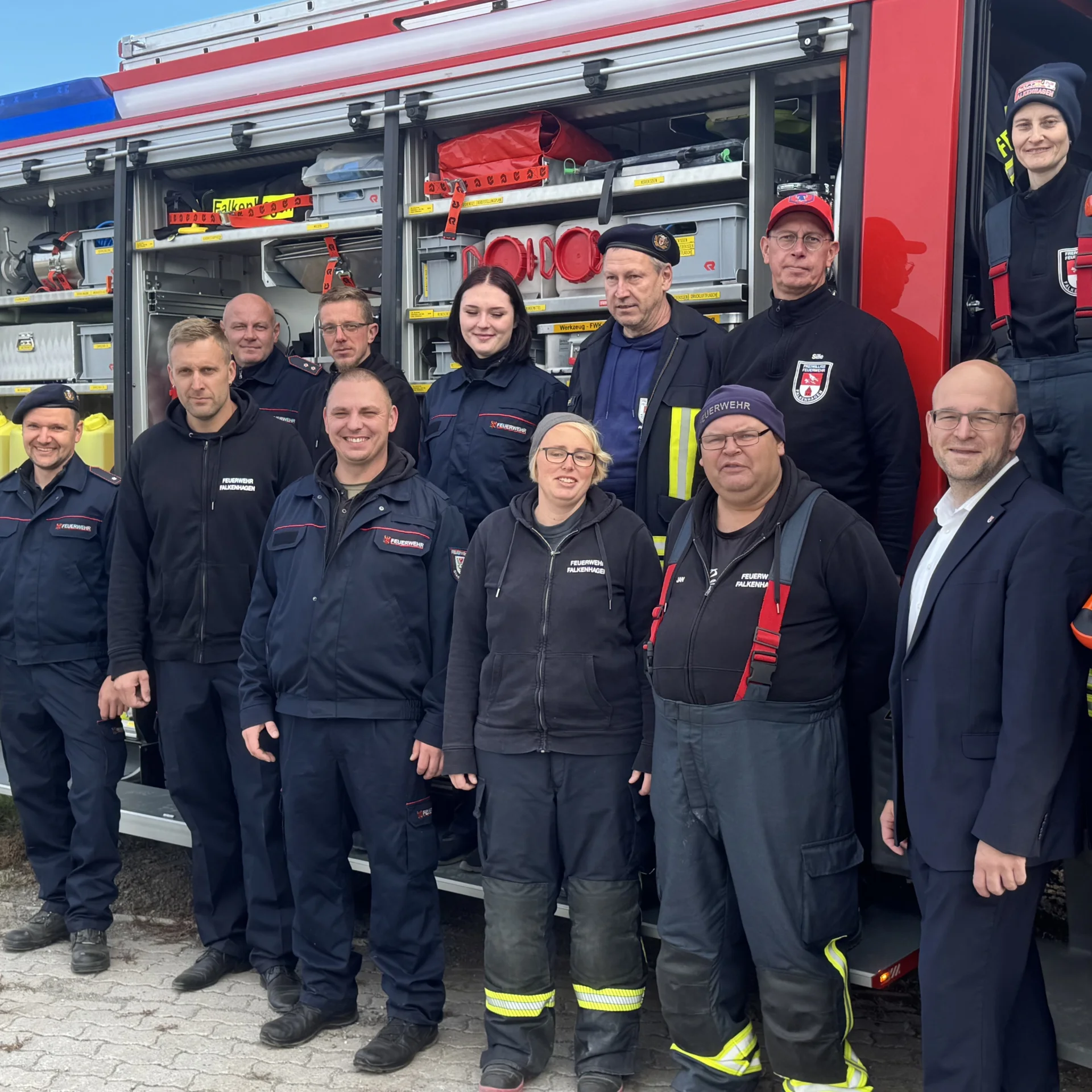 Die Ortsfeuerwehr Falkenhagen war für eine Präsentation ihrer Technik vor Ort. Foto: Landkreis Prignitz