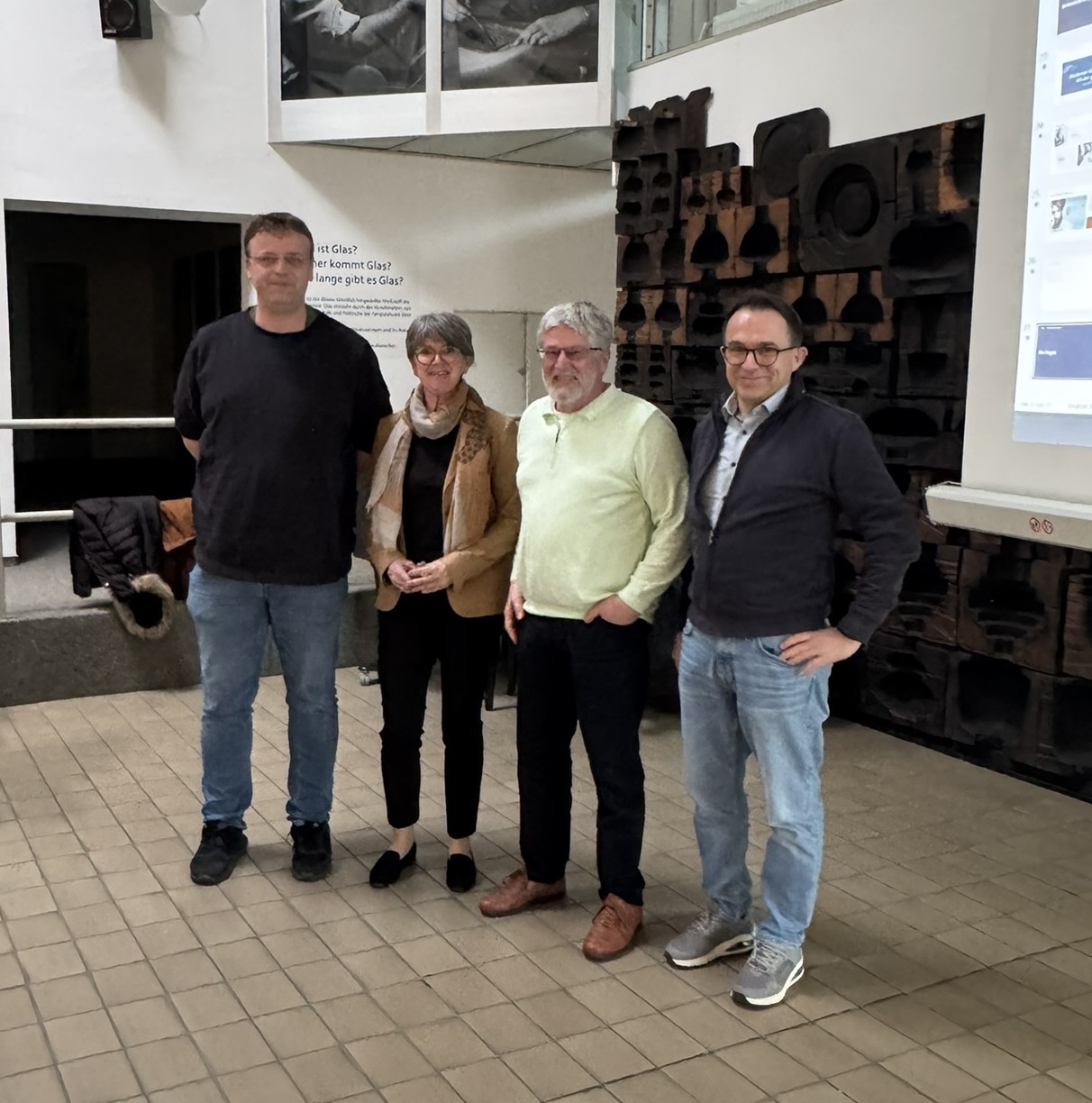Digital im Alter im Glasmuseum