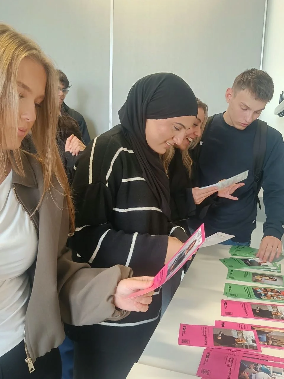 Unsere Schüler*innen informieren sich über Studiengänge und Ausbildungen