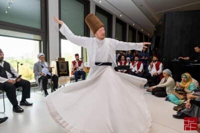 Das Europäische Zentrum für Sufismus und interreligiöse Begegnungen e.V., das Sufi-Zentrum Rabbaniyya ist Kooperationspartner mit einer Ausstellungsfläche im Ethnologischen Museum, im Modul Aspekte des Islam.