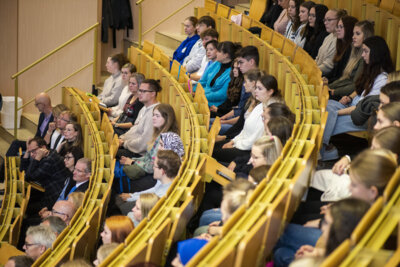 Studierende des praxisintegrierenden Lehramtsstudiengangs der BTU im Hörsaal. Foto: BTU, Ralf Schuster (Bild vergrößern)