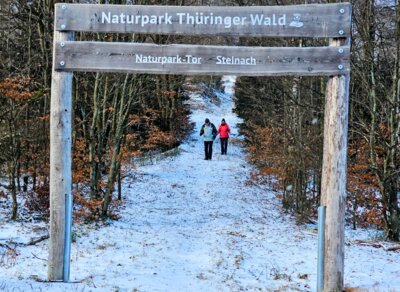 Naturpark-Tor Steinach als Einstieg in den Griffelpfad (Bild vergrößern)