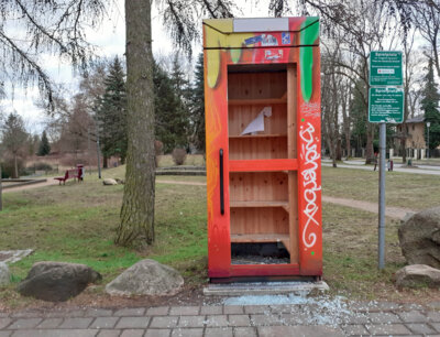 Foto zur Meldung: Bücherbox massiv beschädigt