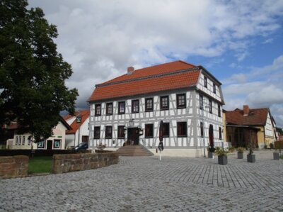 Meldung: Öffentliche Ausschreibung „Gasthaus zur Linde – Am Markt 5 in Breitungen“