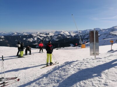 Die Ruderer des SV Kloster Lehnin und ganz viele Freunde (gesamt 65 Personen) waren wieder zum Ski fahren..... (Bild vergrößern)